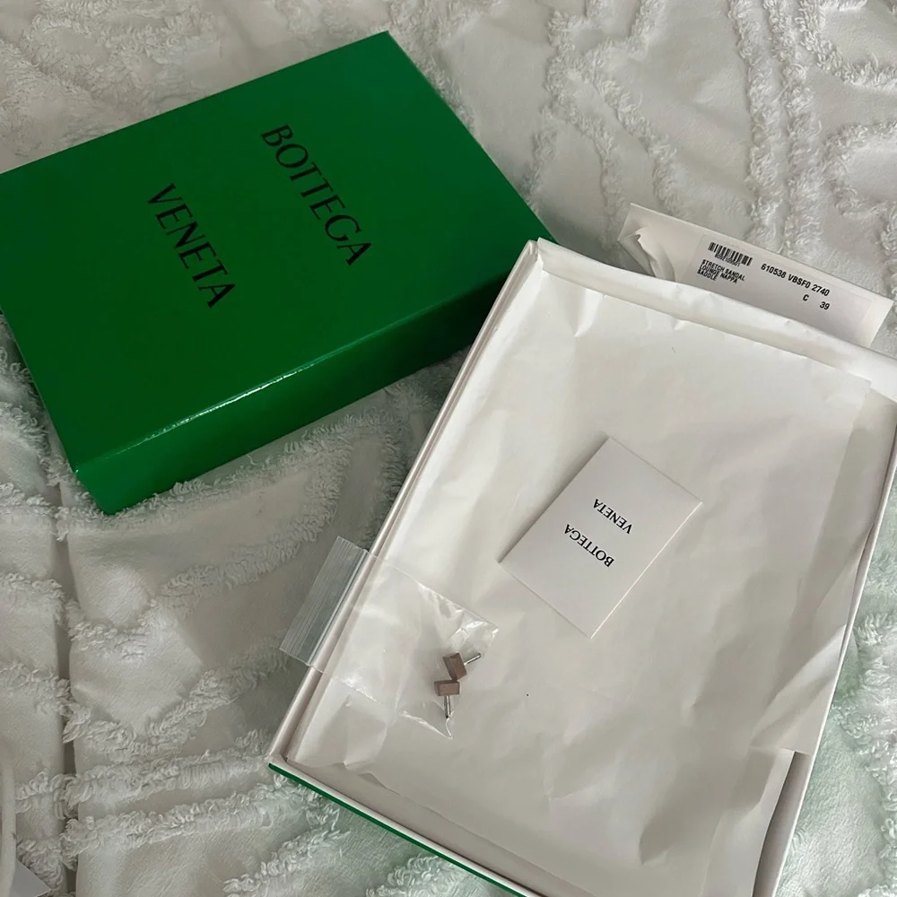 Bottega Veneta Beige Leather Heels - Picture 3 of 7